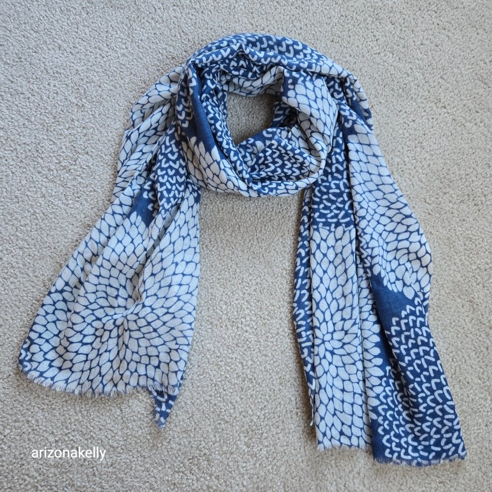 Cashmere Lightweight Scarf Chrysanthemum Dahlia Flower Floral - Picture 2 of 11